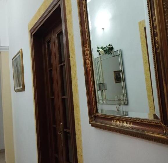 پانسیون The Family House