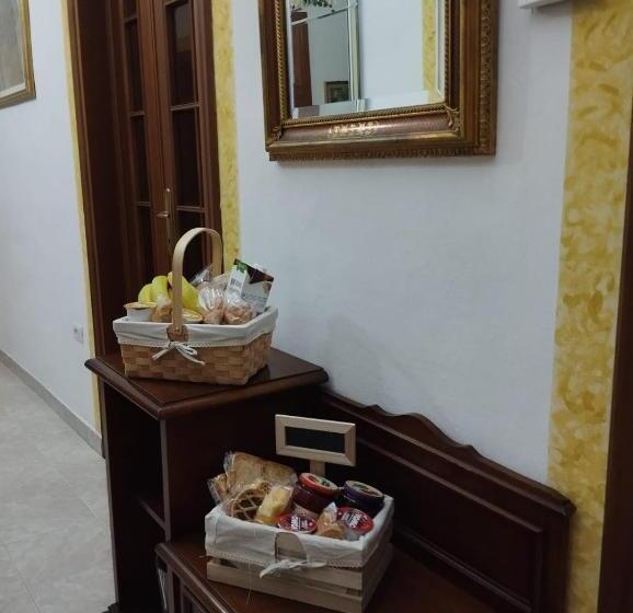 پانسیون The Family House