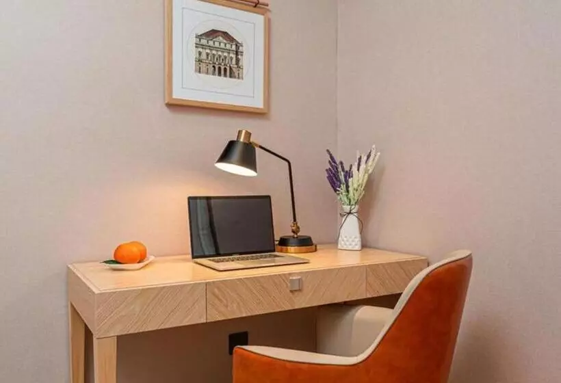 Vienna Hotel Chongqing Wushan Municipal Government