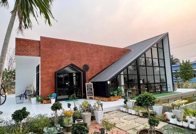 Hotelli เฮือนคำเเก้วรีสอร์ท & Kk House Cafa Nan