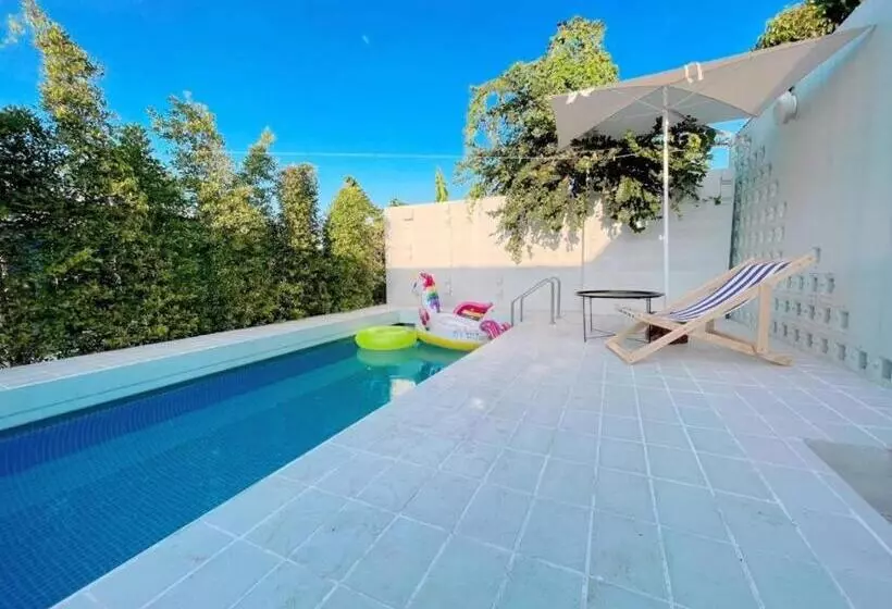 Hotelli 7 Class Pool Villa