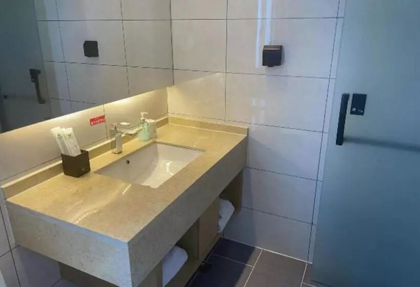 Hotelli City Comfort Inn Chenzhou Rucheng