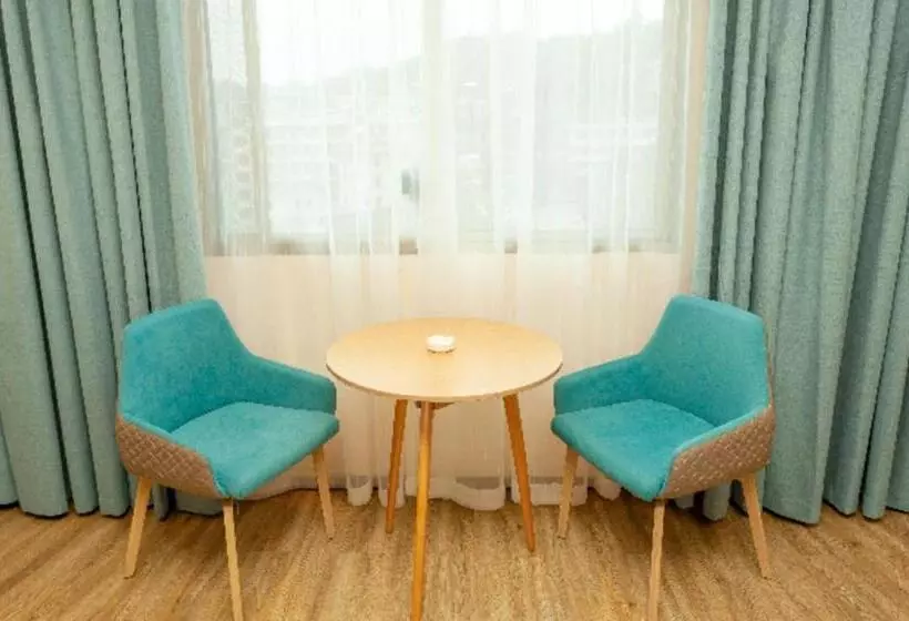 Hotelli City Comfort Inn Chenzhou Rucheng