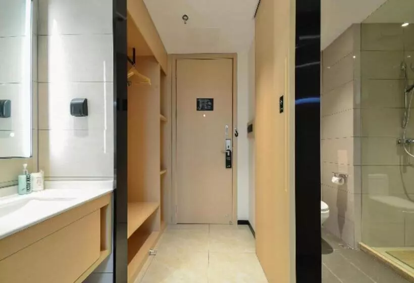 Hotelli City Comfort Inn Jingzhou Fantawild Shashi Middle School