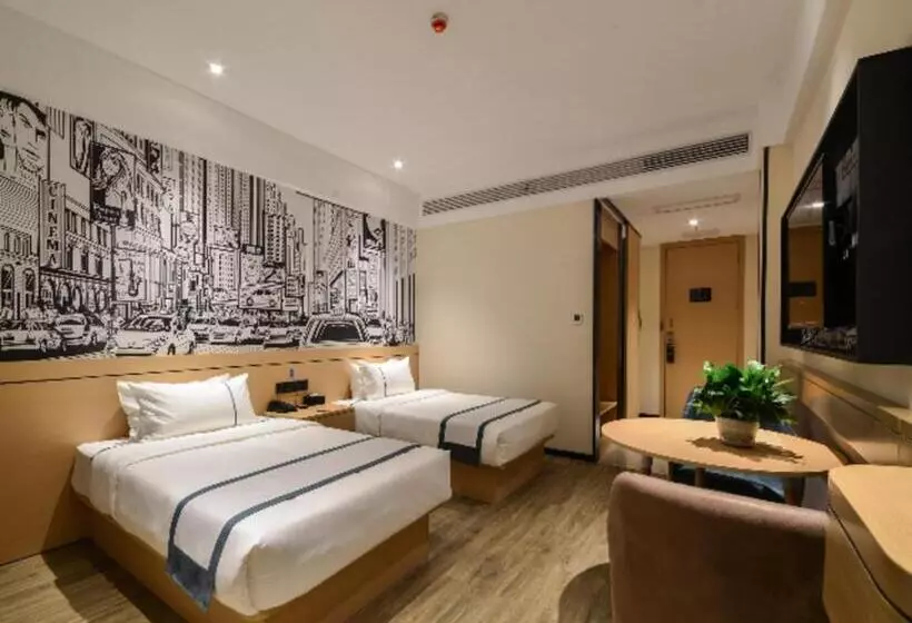 Hotelli City Comfort Inn Jingzhou Fantawild Shashi Middle School