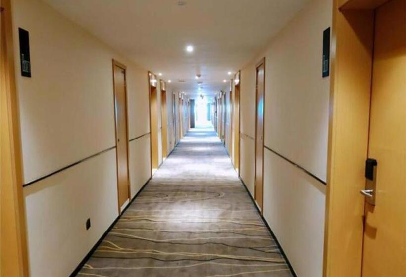 호텔 City Comfort Inn Jiyuan Jishui Avenue Jigang