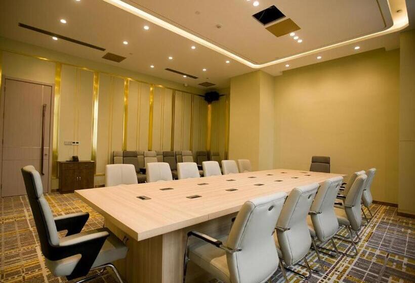 Отель Grand Madison Puyang Taiqian County