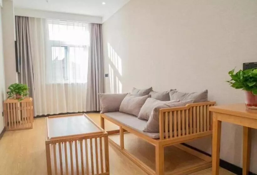 Hotelli Greentree Inn Express Guannan County Xinwan Bei Road