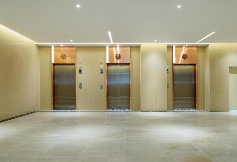 Lavande Hotel Huizhou Boluo Shiwan Jintang