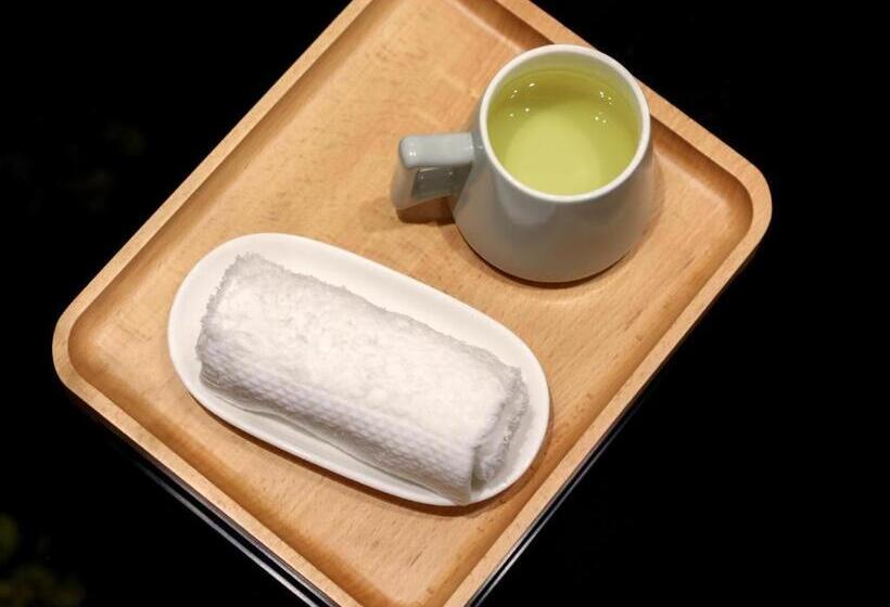 Lavande Hotel Wuhan 2nd Guanggu Road