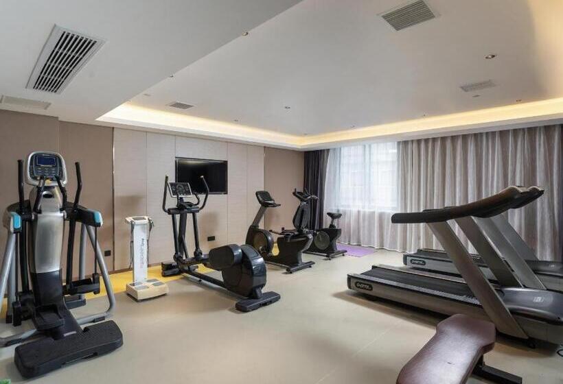 Lavande Hotel Wuhan 2nd Guanggu Road