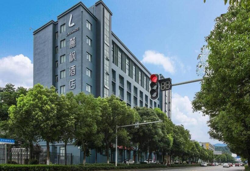 Lavande Hotel Wuhan 2nd Guanggu Road