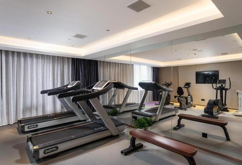 Lavande Hotel Wuhan 2nd Guanggu Road