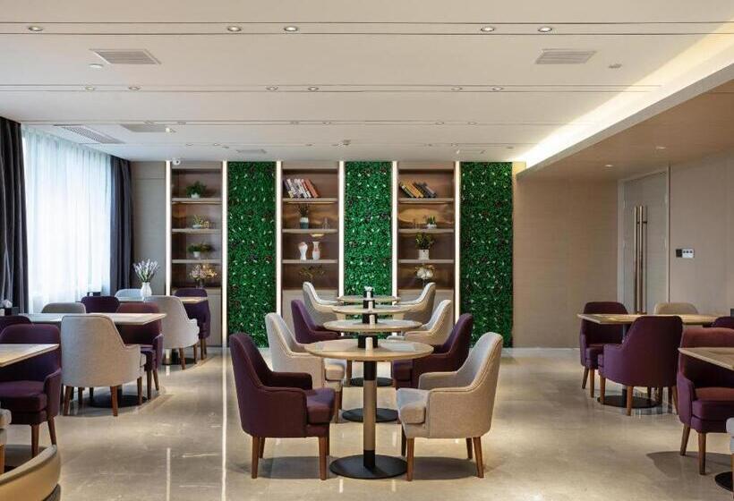 Lavande Hotel Wuhan 2nd Guanggu Road