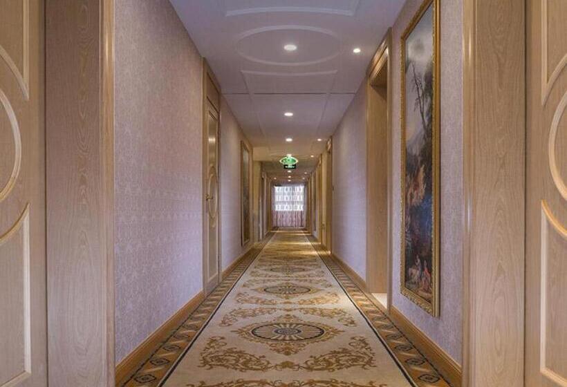 Vienna Hotel Chengdu North Railway Station North Square Wukuaishi Metro Station