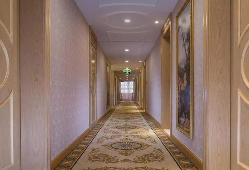 Vienna Hotel Chengdu North Railway Station North Square Wukuaishi Metro Station