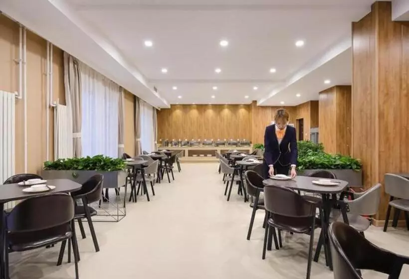 Vienna Hotel Qingdao Oriental Yingdu Sunac Xingguangdao