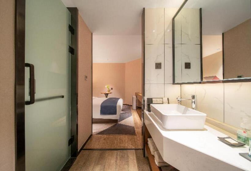 Borrman Hotel Ji Nan Aoti Center East Provincial Hospital