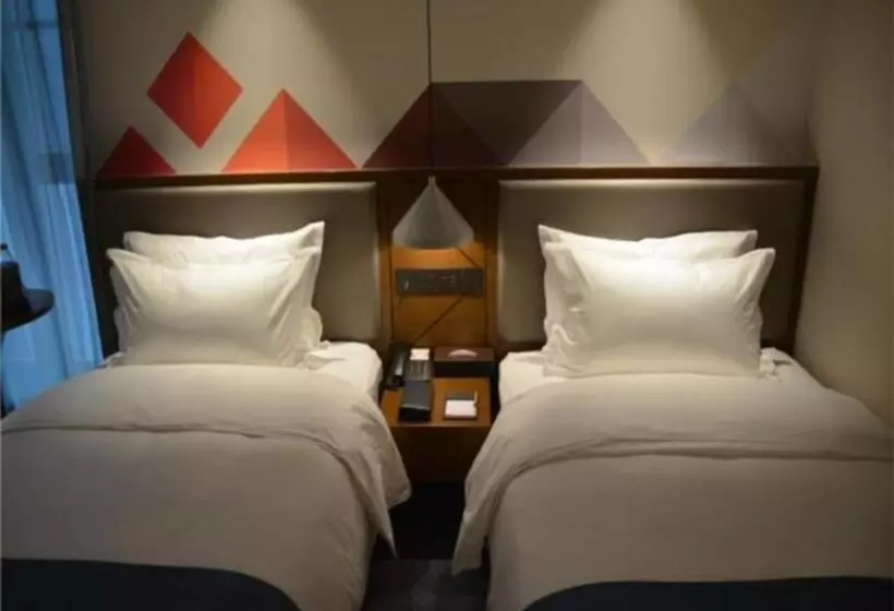 Borrman Hotel Ji Nan Aoti Center East Provincial Hospital