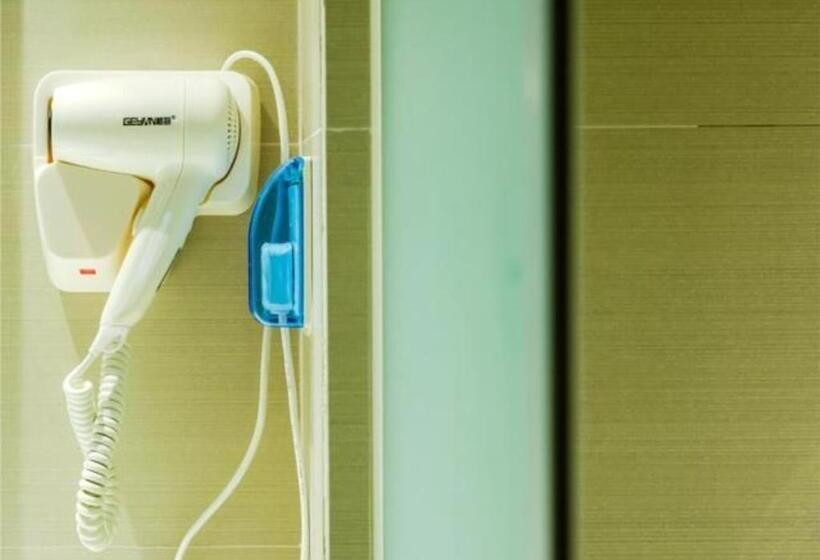 בית מלון כפרי City Comfort Inn Guiyang Yan An Middle Road Fountain Metro Station