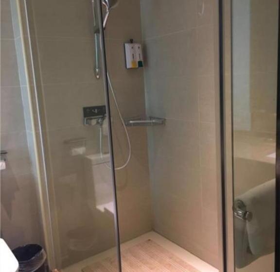 Отель City Comfort Inn Jiangmen Enping Bus Terminal