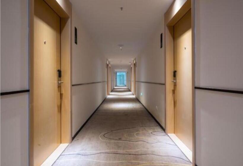 Отель City Comfort Inn Jiangmen Enping Bus Terminal