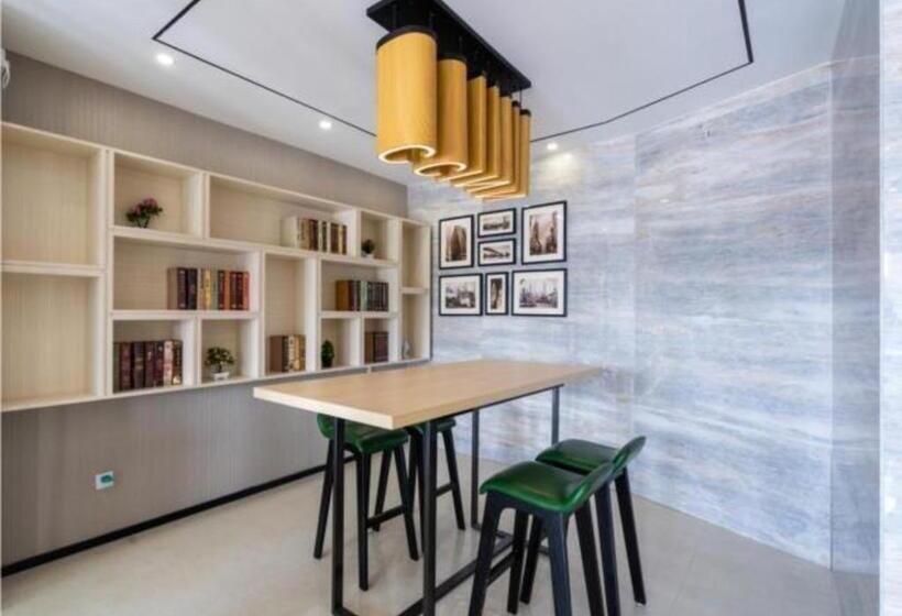 Отель City Comfort Inn Jiangmen Enping Bus Terminal