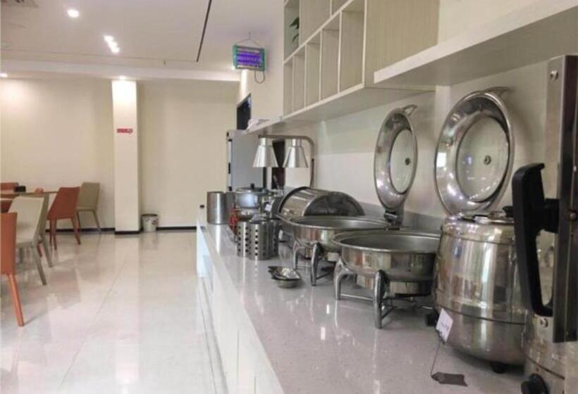 Отель City Comfort Inn Jiangmen Enping Bus Terminal