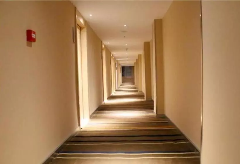 Hotelli City Comfort Inn Liuzhou Intime City Ma Anshan Music Fountain River View