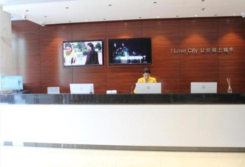 호텔 City Comfort Inn Liuzhou Intime City Ma Anshan Music Fountain River View