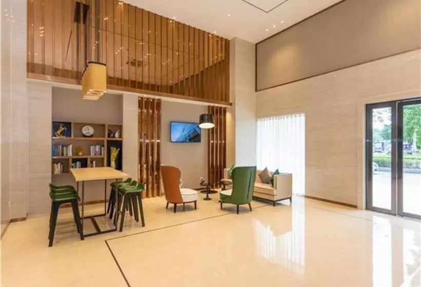 Hotelli City Comfort Inn Maoming Xinyi Yudu Park