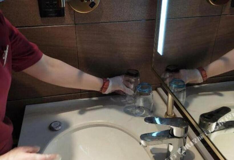 בית מלון כפרי James Joyce Coffetel· Changde Liuyehu