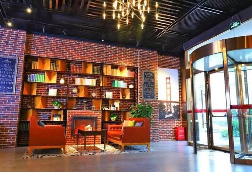 Hotelli James Joyce Coffetel Guangyuan High Speed Railway Station Dongba Municipal Government