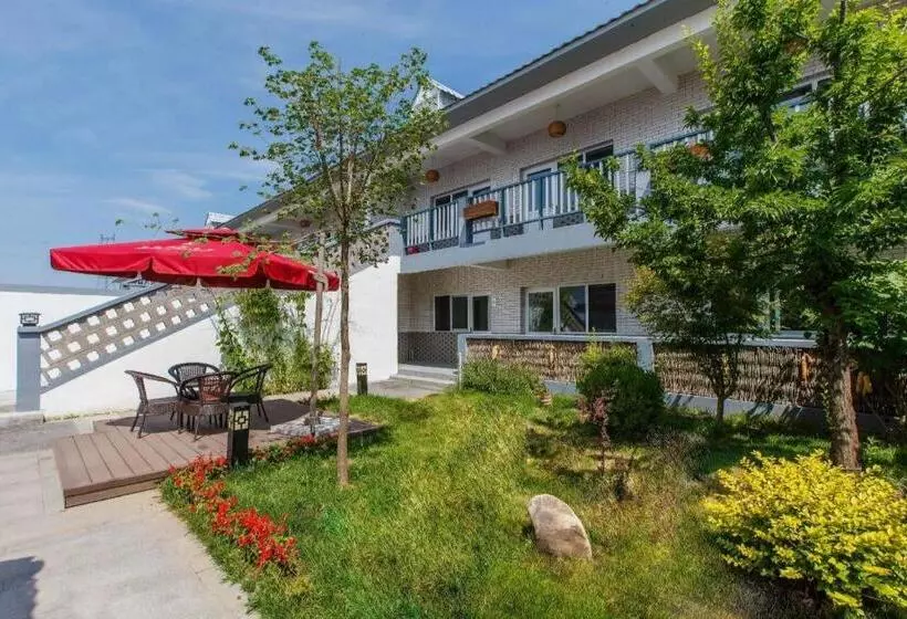 Hotelli Yun Jing Baishi Villa
