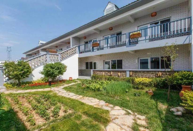 Hotelli Yun Jing Baishi Villa