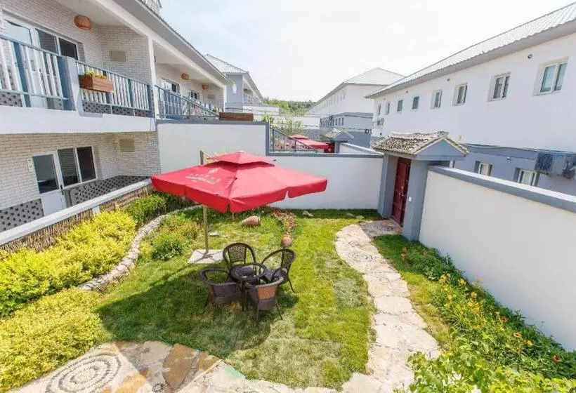 Hotelli Yun Jing Baishi Villa