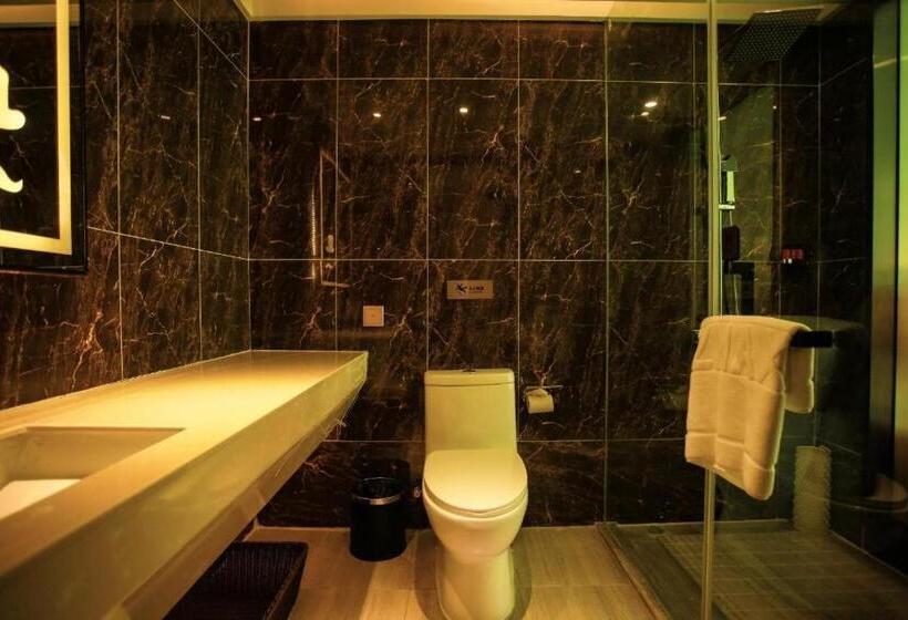 فندق Zmax Lhasa Potala Palace Square