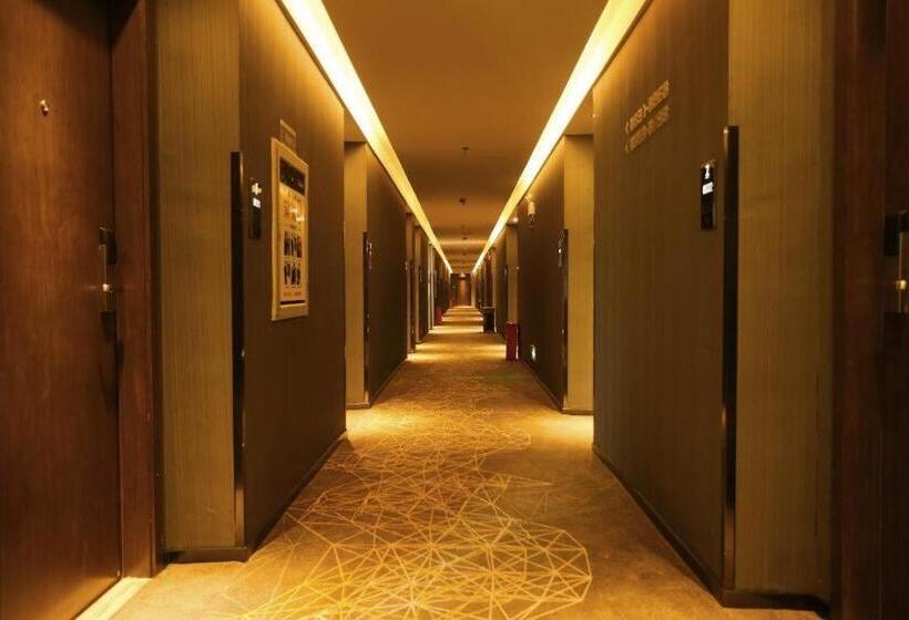 فندق Zmax Lhasa Potala Palace Square