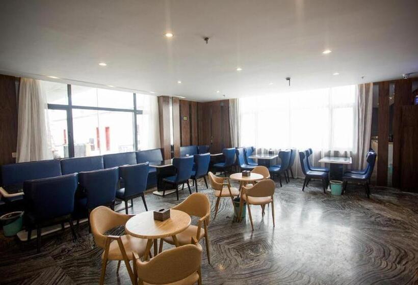 فندق Zmax Lhasa Potala Palace Square