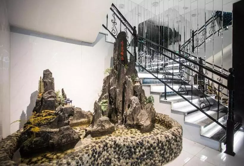 Xana Hotelle Tangshan North Railway Station