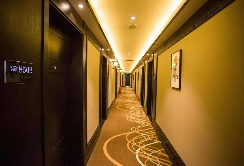 Xana Hotelle Tangshan North Railway Station