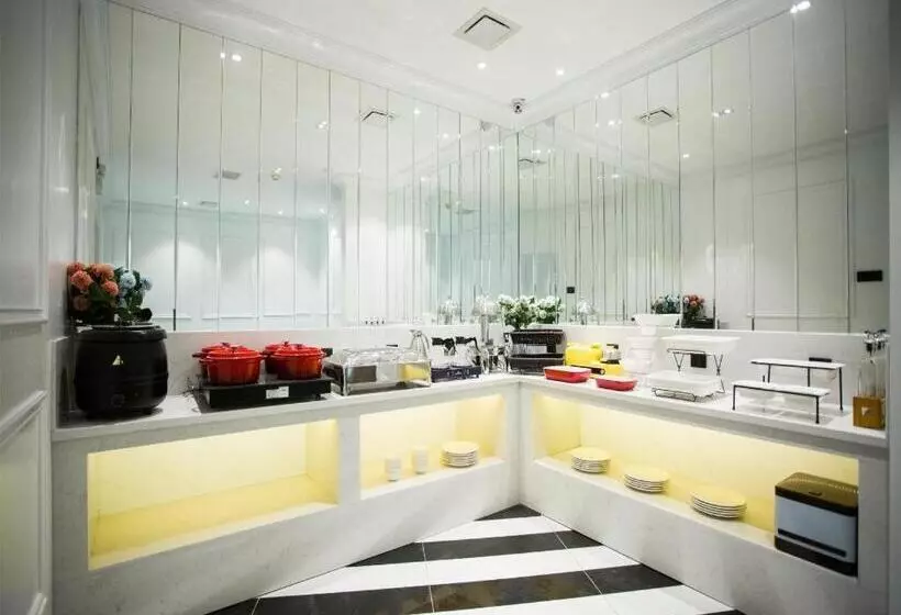 Xana Hotelle Tangshan North Railway Station