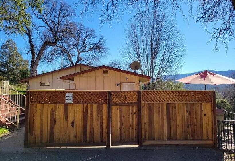 호스텔 Peaceful Yosemite Retreat King Suite Pet Friendly