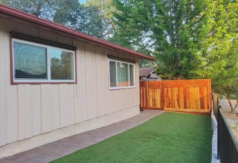 ユースホステル Peaceful Yosemite Retreat King Suite Pet Friendly