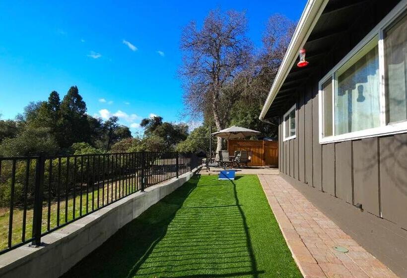호스텔 Peaceful Yosemite Retreat King Suite Pet Friendly