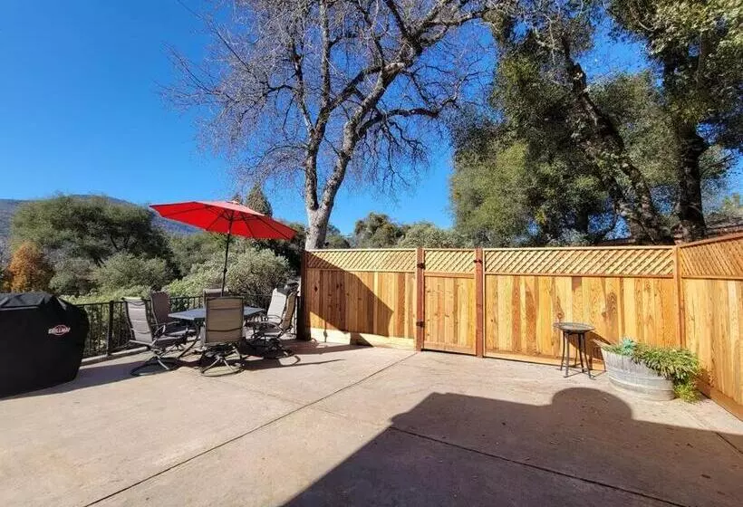 ユースホステル Peaceful Yosemite Retreat King Suite Pet Friendly