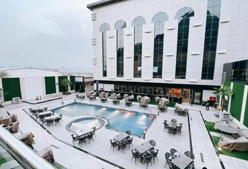 Hotelli رنز بالاس