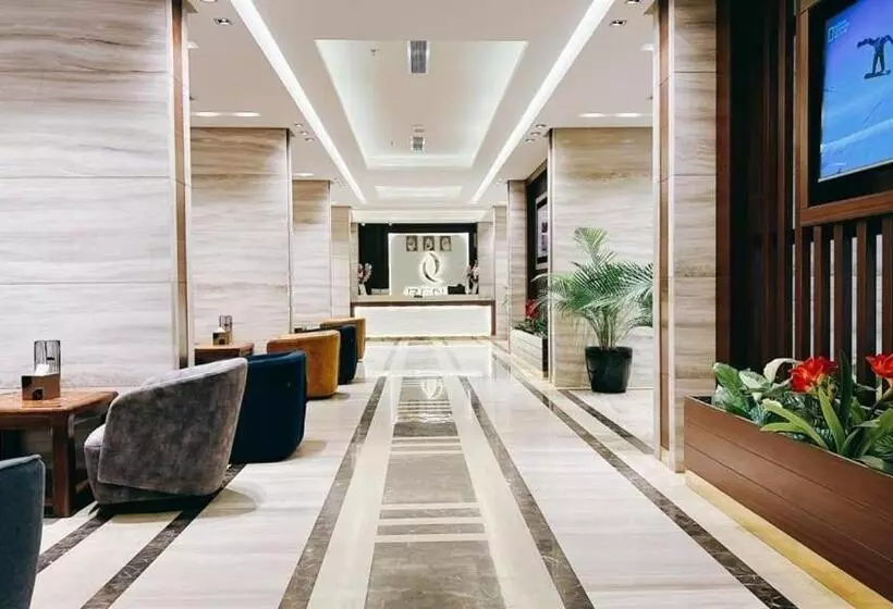 Hotelli رنز بالاس