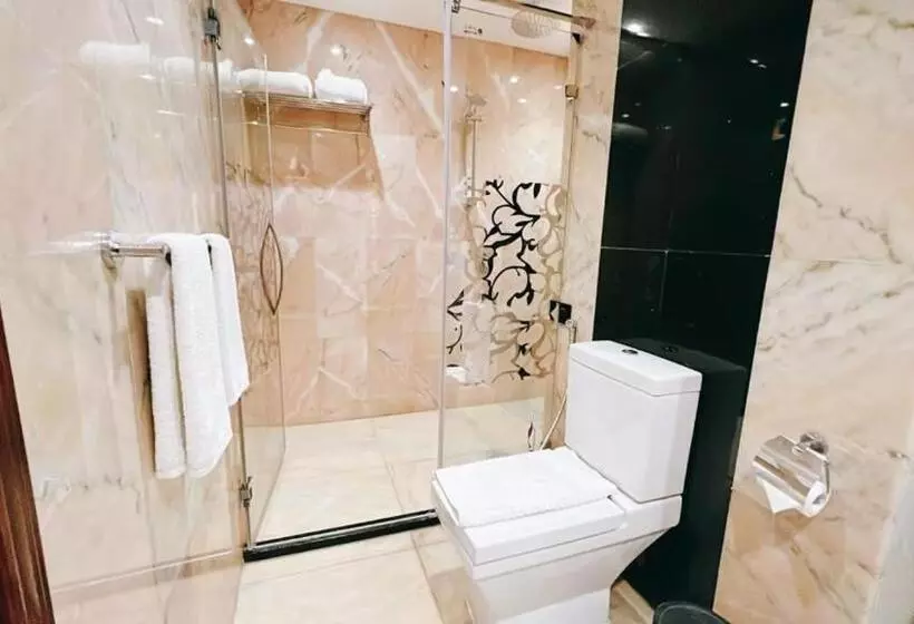 Hotelli رنز بالاس