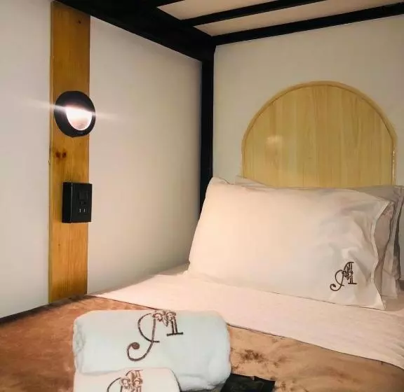 Hotelli Auberge Petit